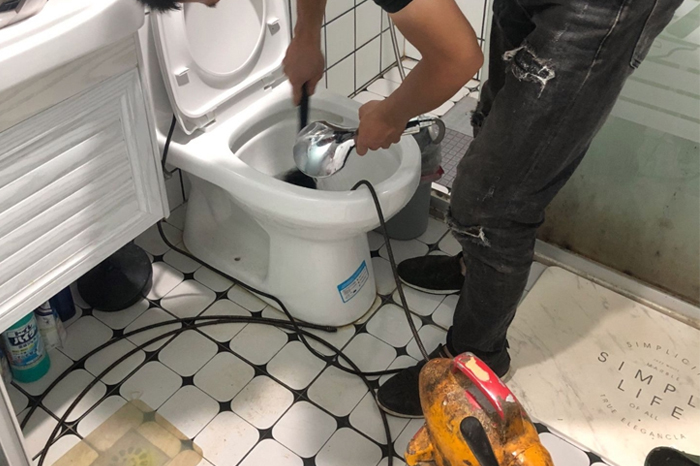 略阳马桶堵塞自己疏通还是找师傅?专业上门服务让你省时更省心